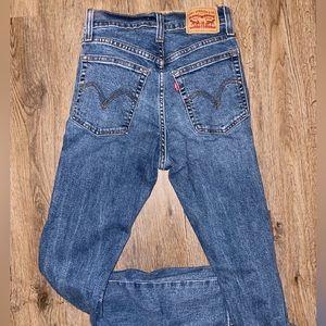 Levi’s wedgie straight jean